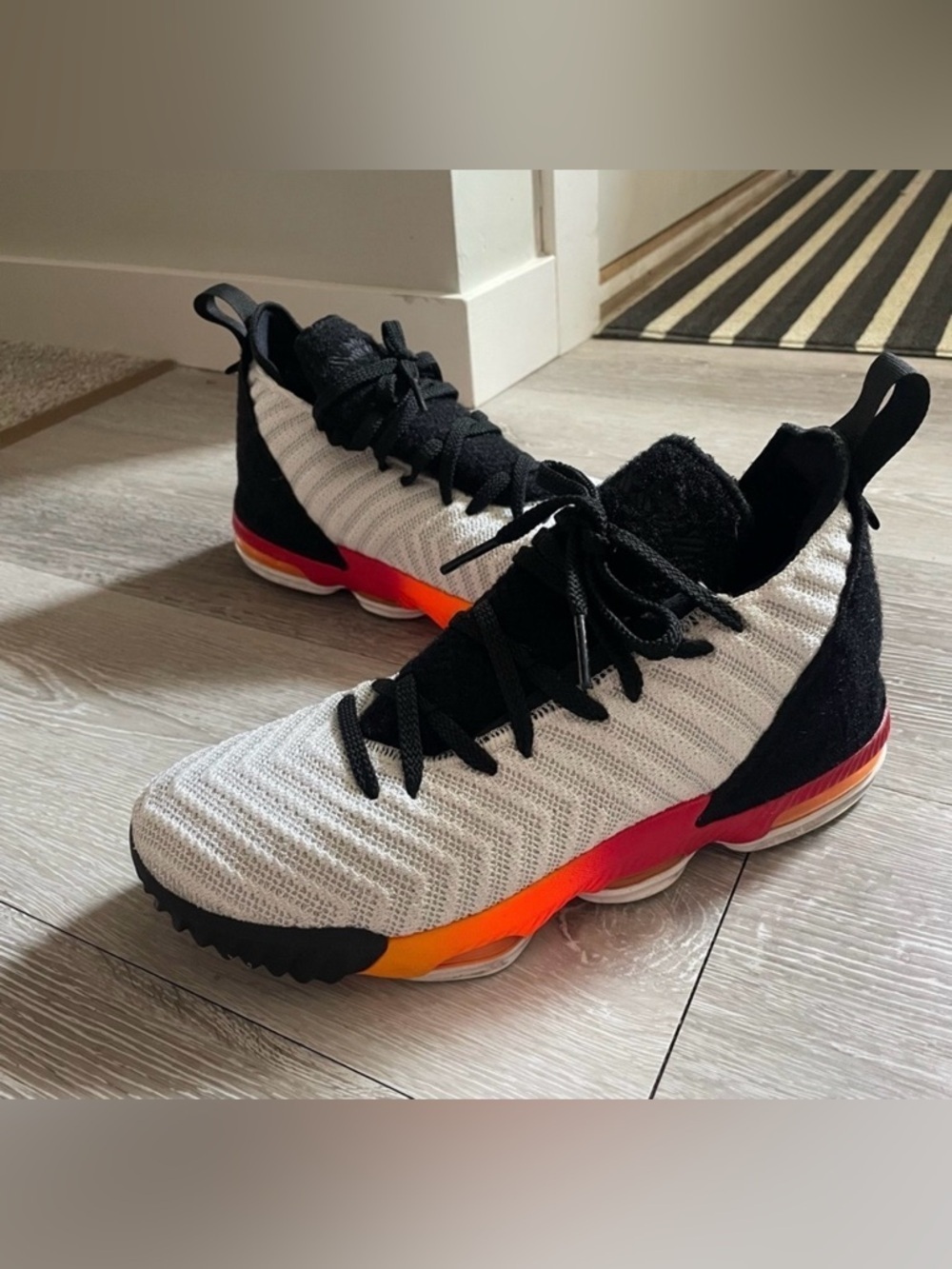 Nike LeBron 16 Kids Boys Basketball Shoes Collectors Youth Size 7